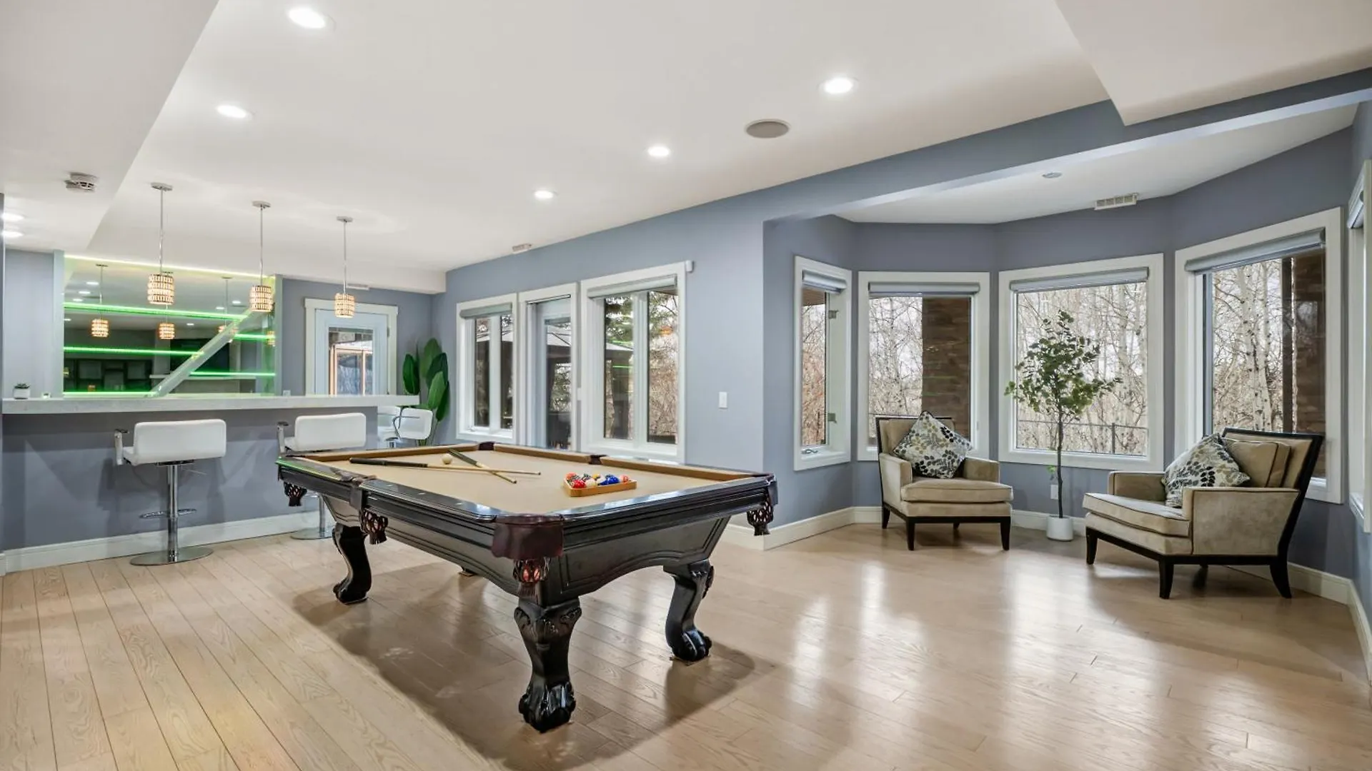 The Royal Ravine Luxury Retreat Villa Calgary Holiday home