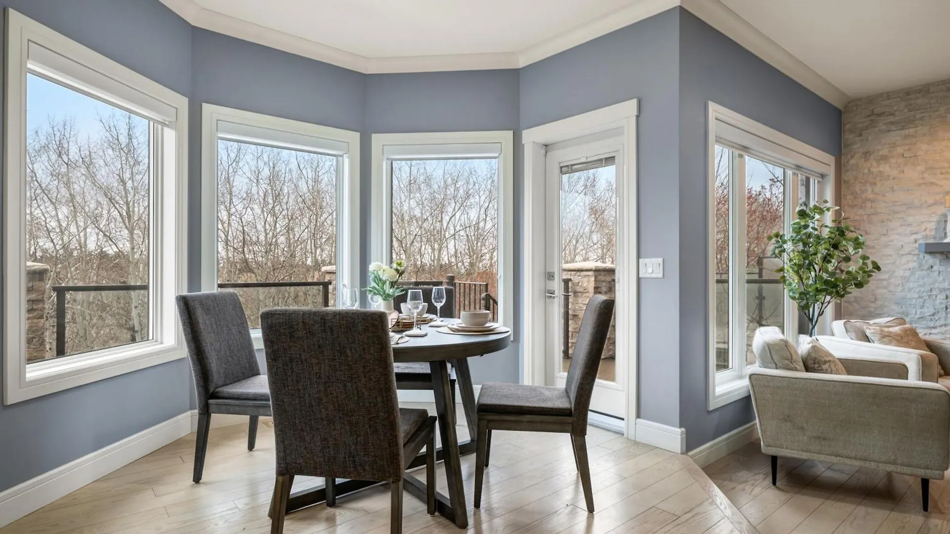 The Royal Ravine Luxury Retreat Villa Calgary Holiday home