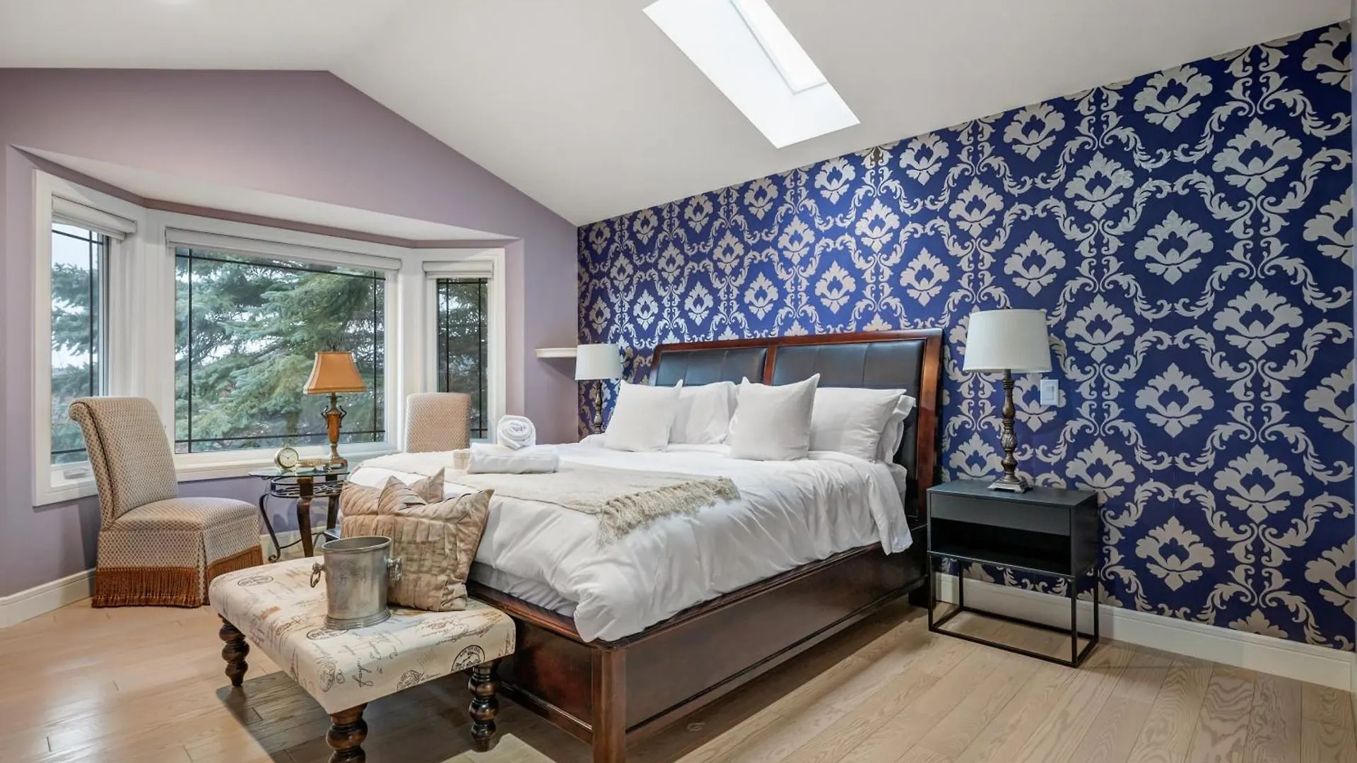 The Royal Ravine Luxury Retreat Villa Calgary