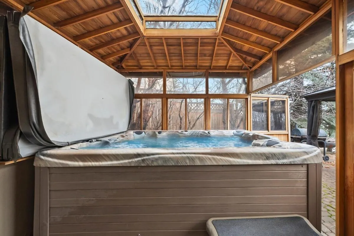 펜션 YYC The Royal Ravine Luxury Retreat 빌라