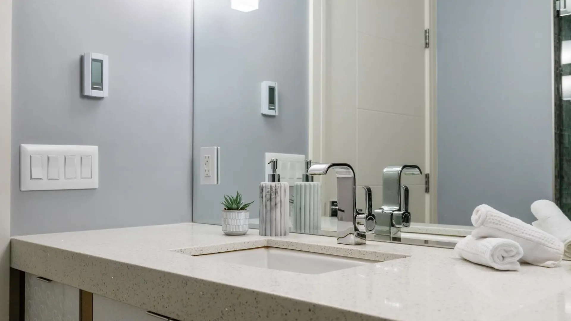 The Royal Ravine Luxury Retreat Villa Calgary
